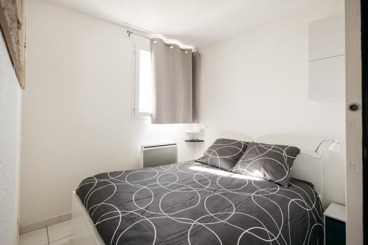 Cosy T1, A 10 Minutes A Pieds Des Plages Frejus Ngoại thất bức ảnh